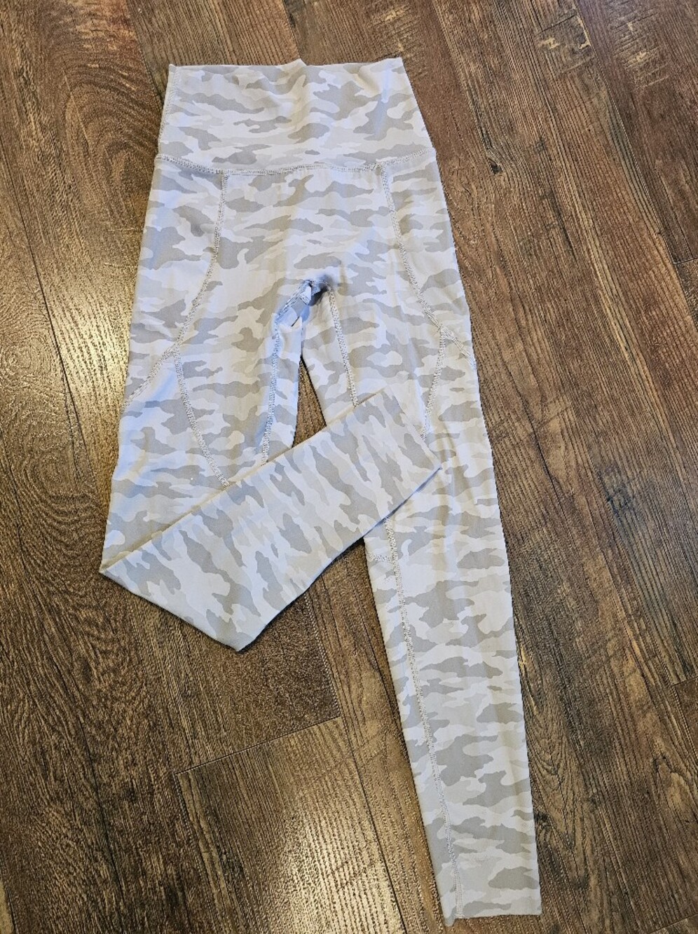 Aerie CHILL PLAY MOVE Gray & White Camo Leggings